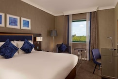 DoubleTree by Hilton Woking, Surrey