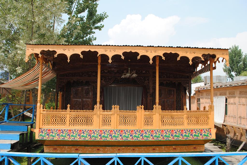 Shahnama Group of Houseboats - Tap to explore photos