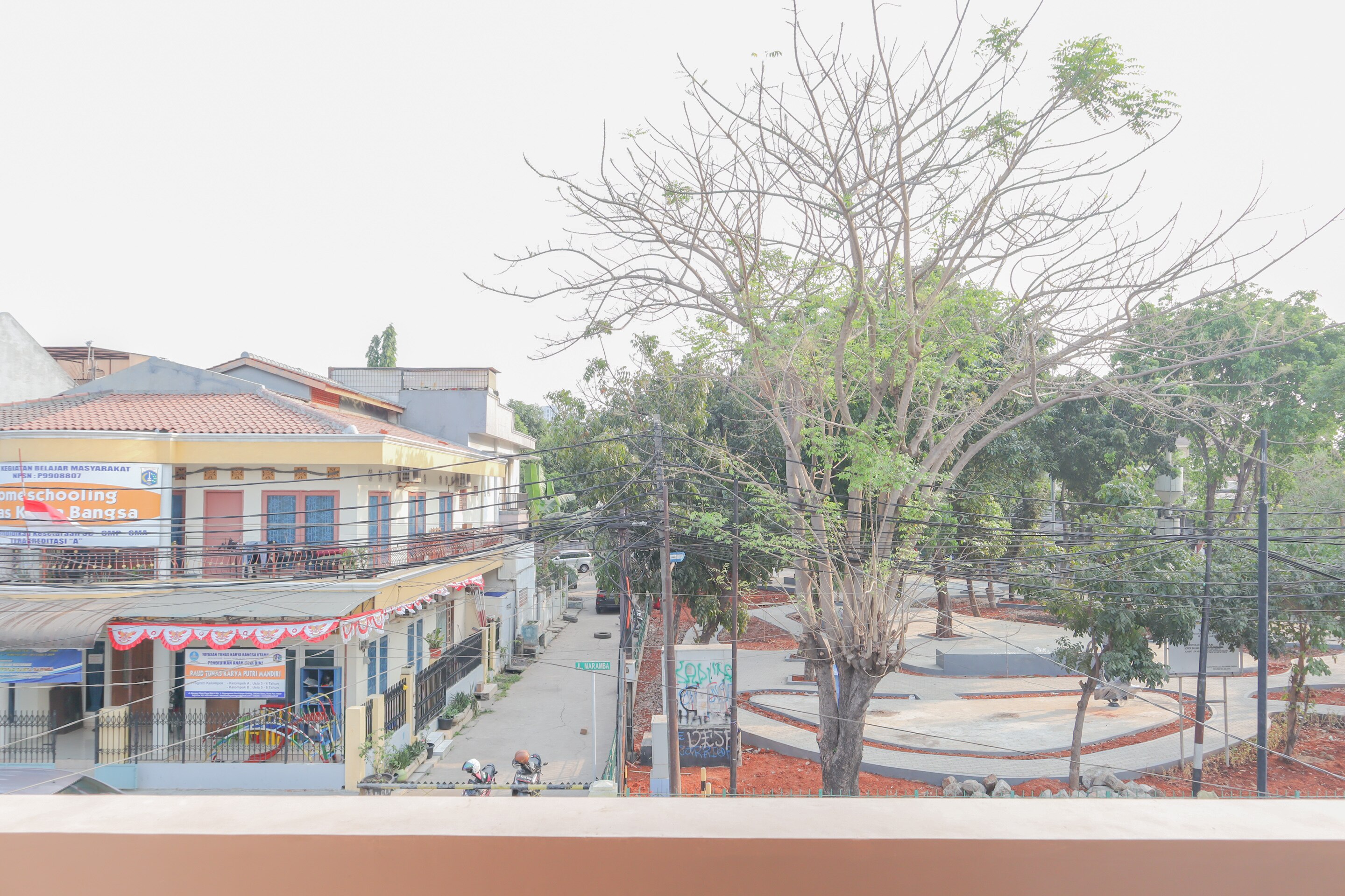 OYO 1519 Axl Residence - Tap to explore photos