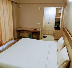 One Berdroom Apartment