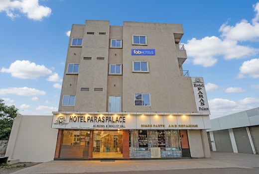FabHotel Paras Palace - Bairagarh , Near Sant Hirdaram Nagar railway station