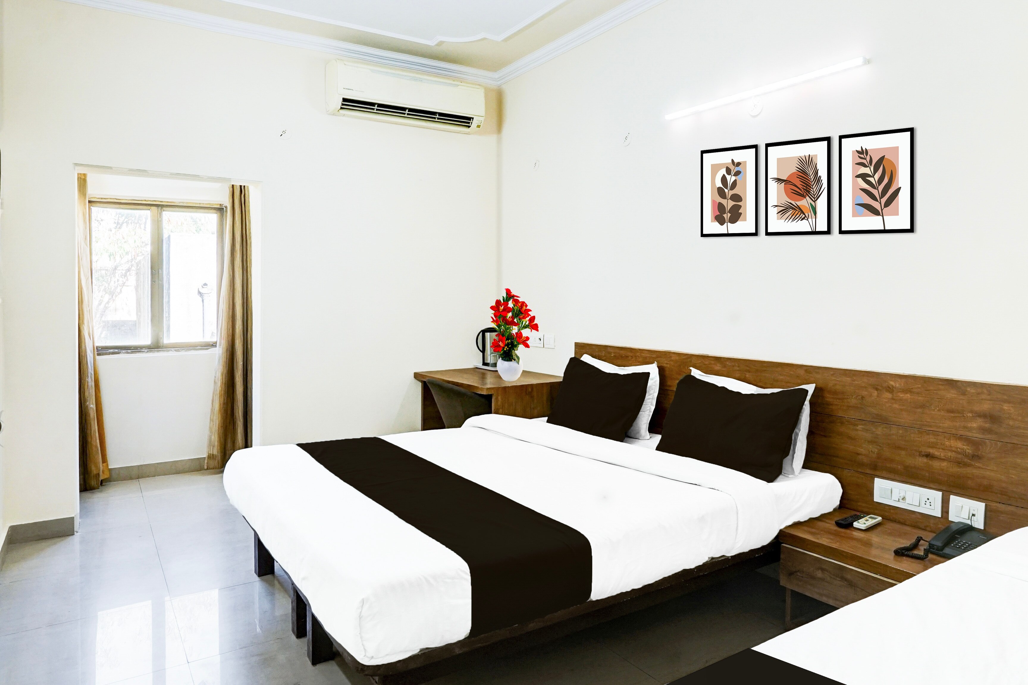 Super Hotel O Meera Marg Near Bani Park Formerly Cozy Vibes - Tap to explore photos