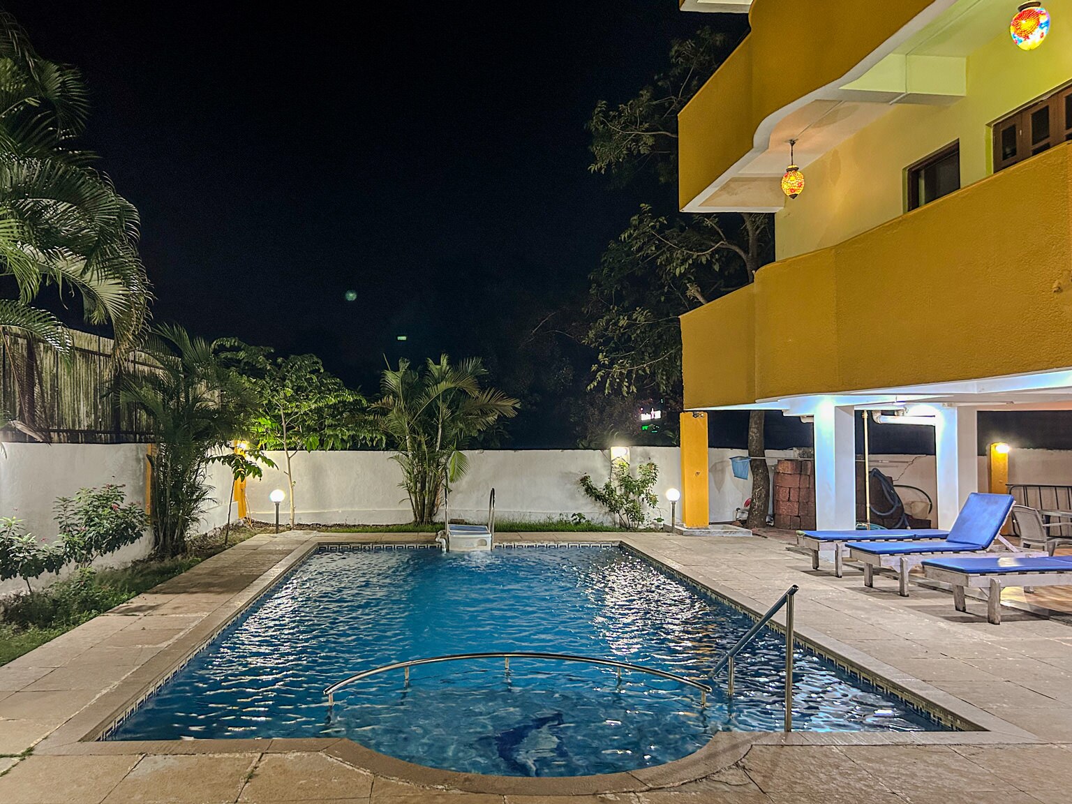 LA Costa Residency Vagator - Tap to explore photos