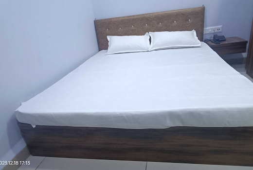 Hotel O Super Corridor