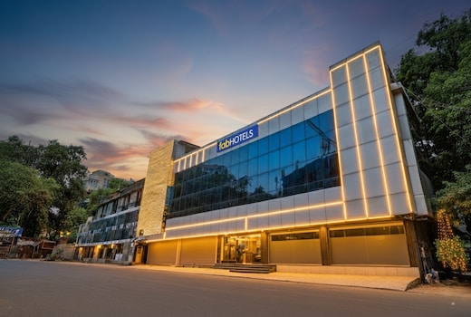 FabHotel Veera Residency - Nr. Airport