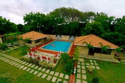 Button Eyes Resorts, Bhuvanagri