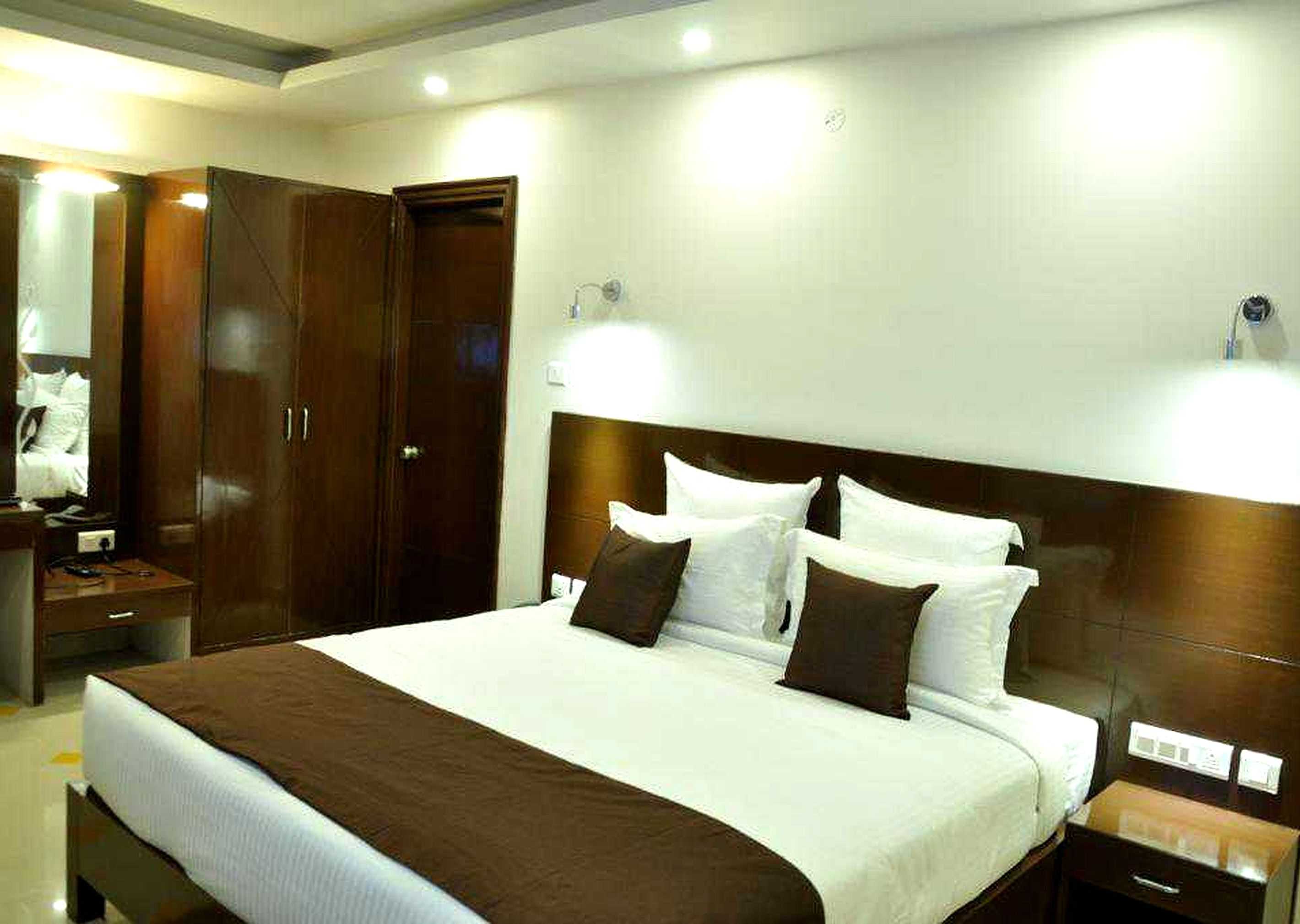 Collection O Hotel Krishana stays - Tap to explore photos