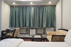 Hotel The Meera, Kanpur