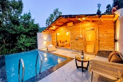 Treehouse Resort | Himalayan Views, Mukteshwar