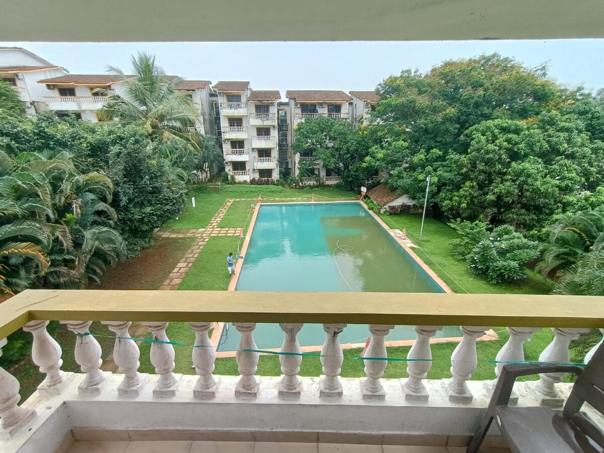 1BHK 10 Pool View AC WiFi Backup Nr Candolim Beach - Tap to explore photos