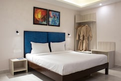 Sandbanks Beach Resort, Goa