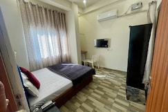 TRIDEV INN, Varanasi