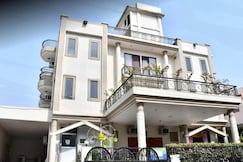 Hotel Kamesh Hut, Varanasi