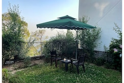 Pine view cottage with Lawn, Nainital