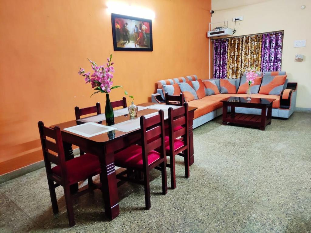 Blue Beach Guest House Vishakpatnam - Tap to explore photos
