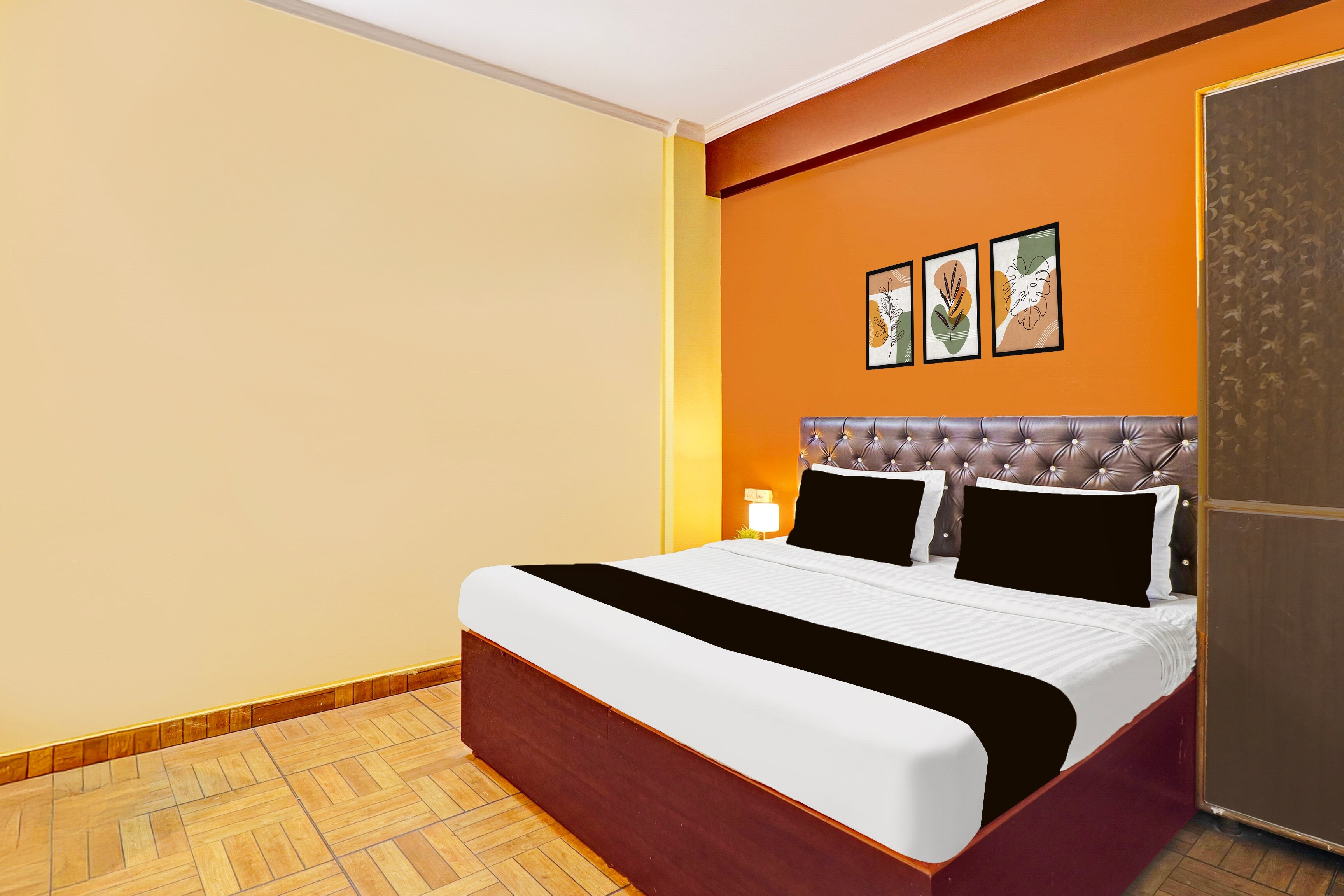Super Hotel O Vidhan Sabha Chowk Formerly Sunshine Guest House - Tap to explore photos