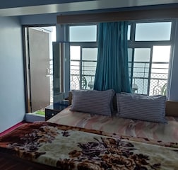 Private Balcony Full View 4th floor