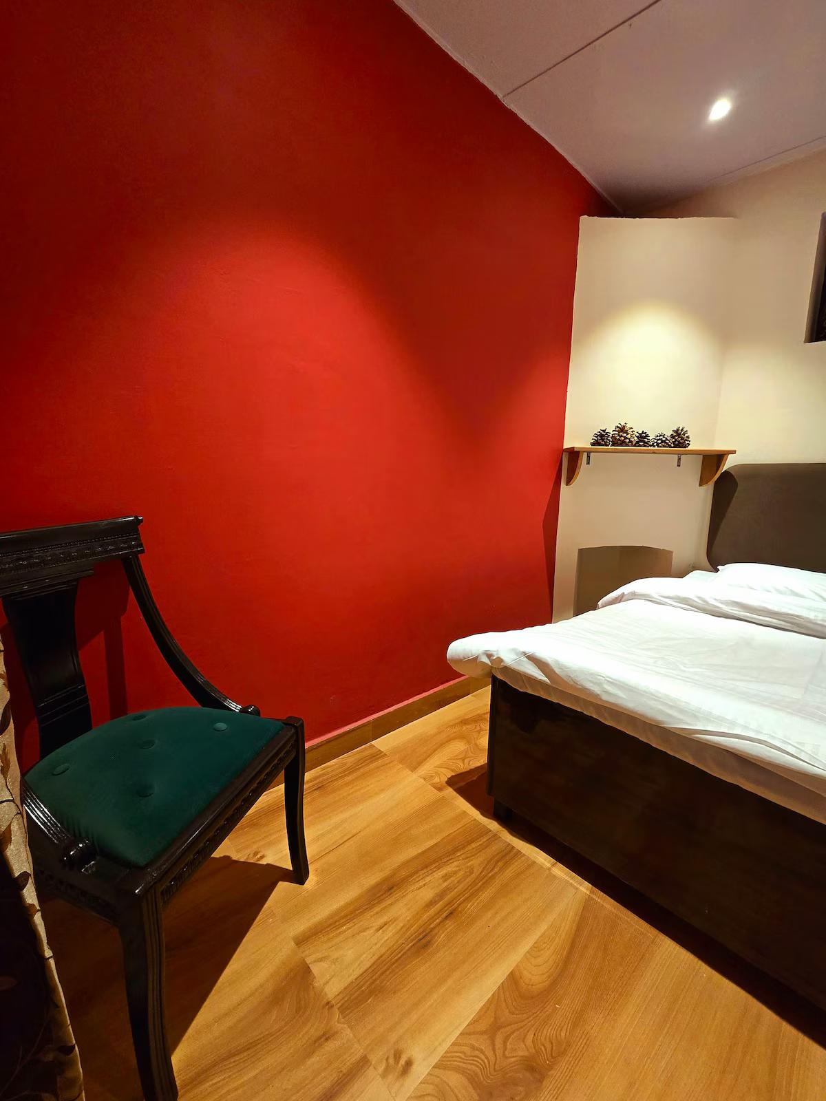 House Of Life The Traveller Nest Landour With Balcony - Tap to explore photos