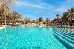 Radisson Blu Hotel & Resort, Al Ain, صحار