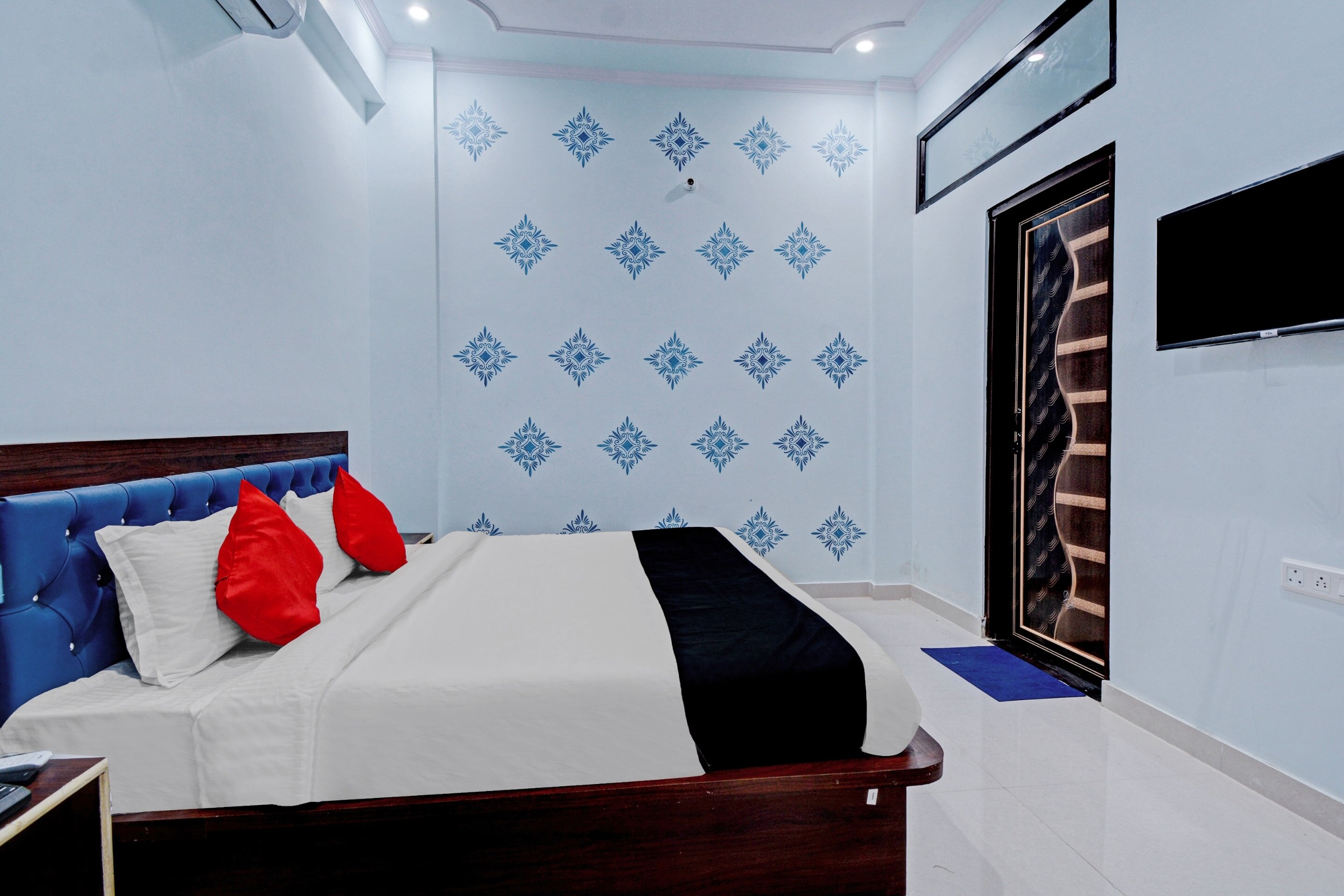 Hotel O Shree Govind Hotel - Tap to explore photos