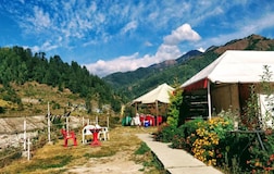 Deluxe Cozy Tent With River View