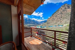 The Sunset Heaven, Manali