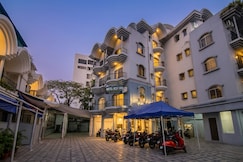 FabHotel Rest Inn, Pune