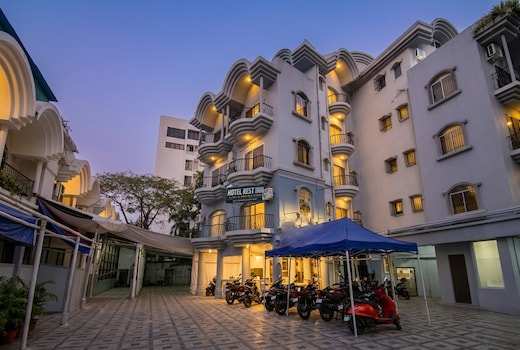FabHotel Rest Inn