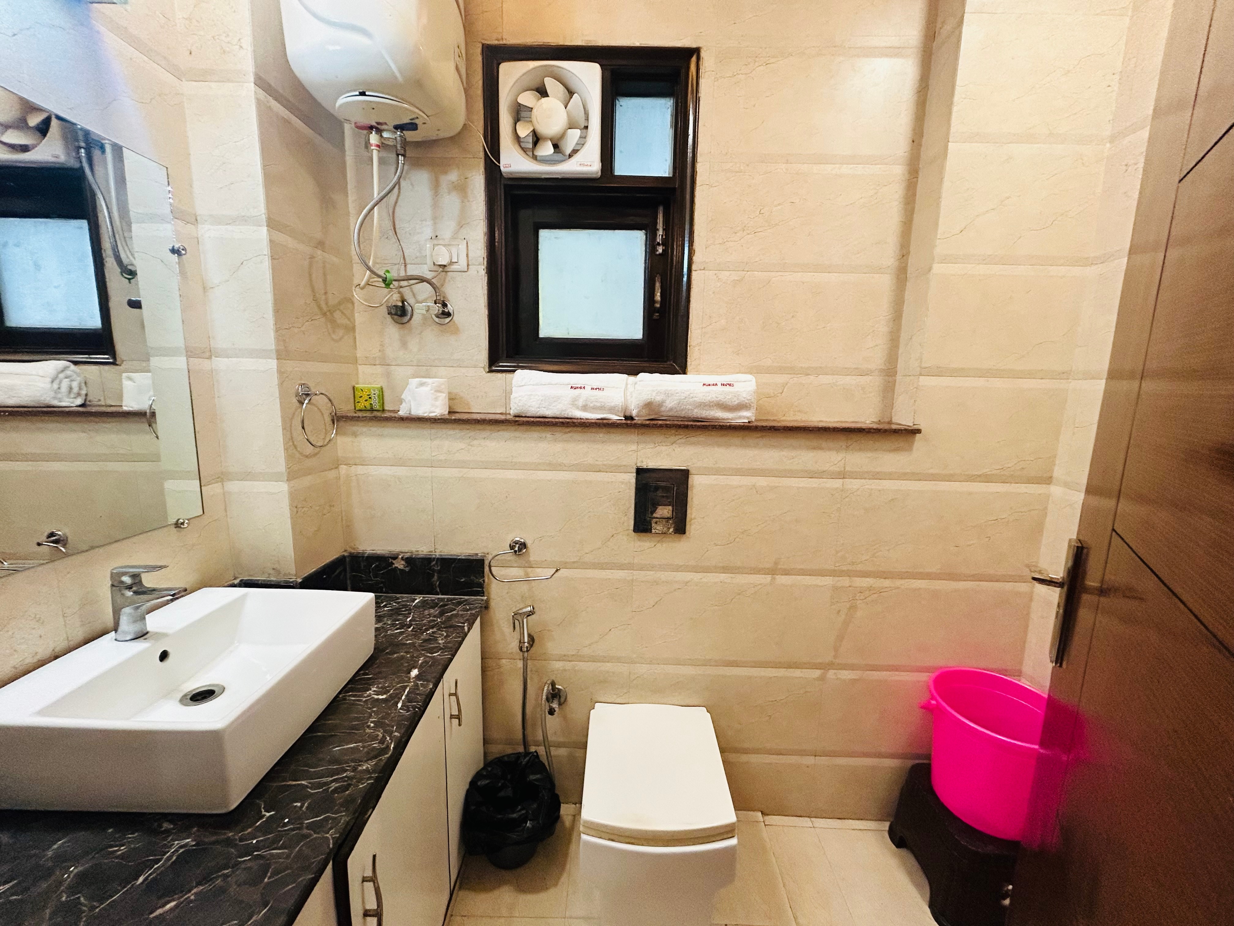 Entire 2 bhk apartment in Lajpat Nagar south Delhi - Tap to explore photos