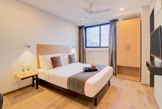 Townhouse Corporate Stay Pimple Nilakh