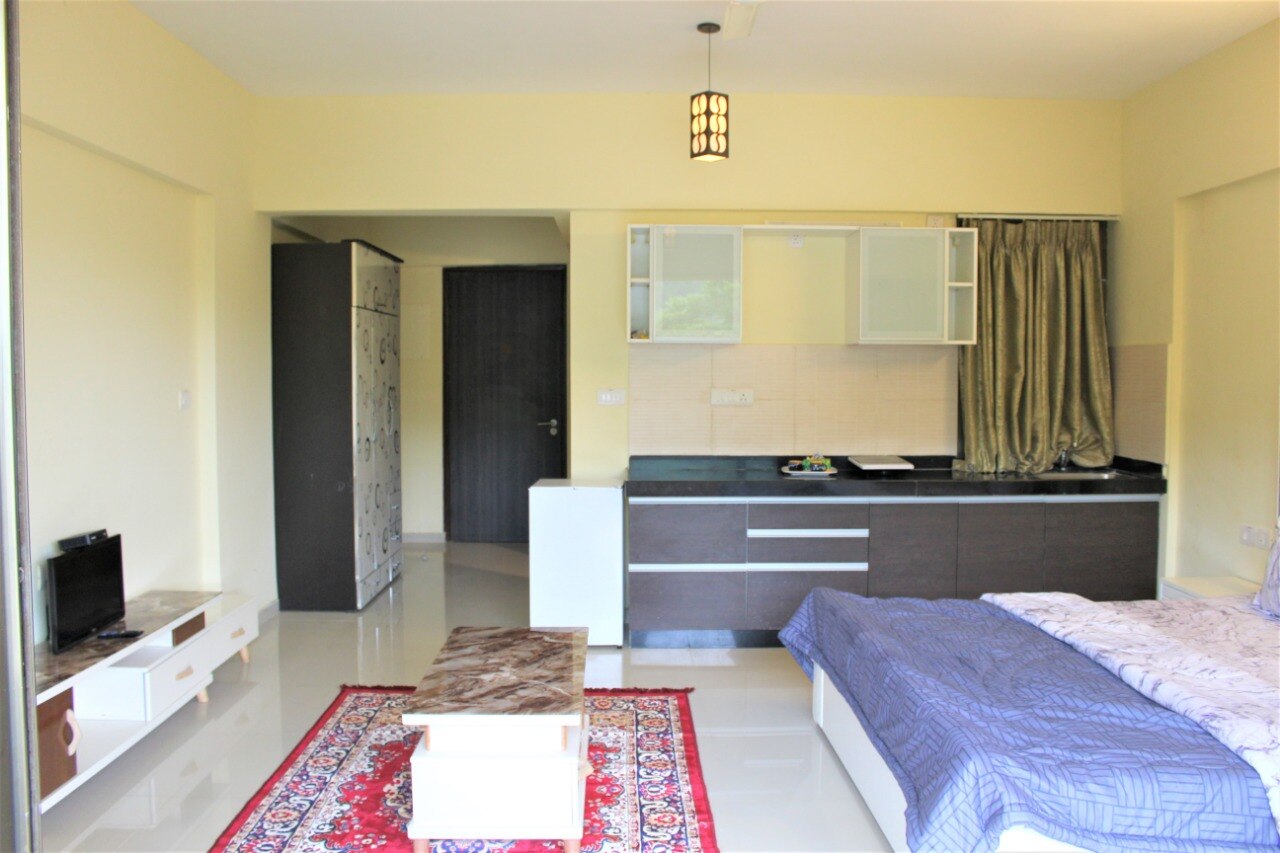 Lakeview Luxury Studio - Tap to explore photos