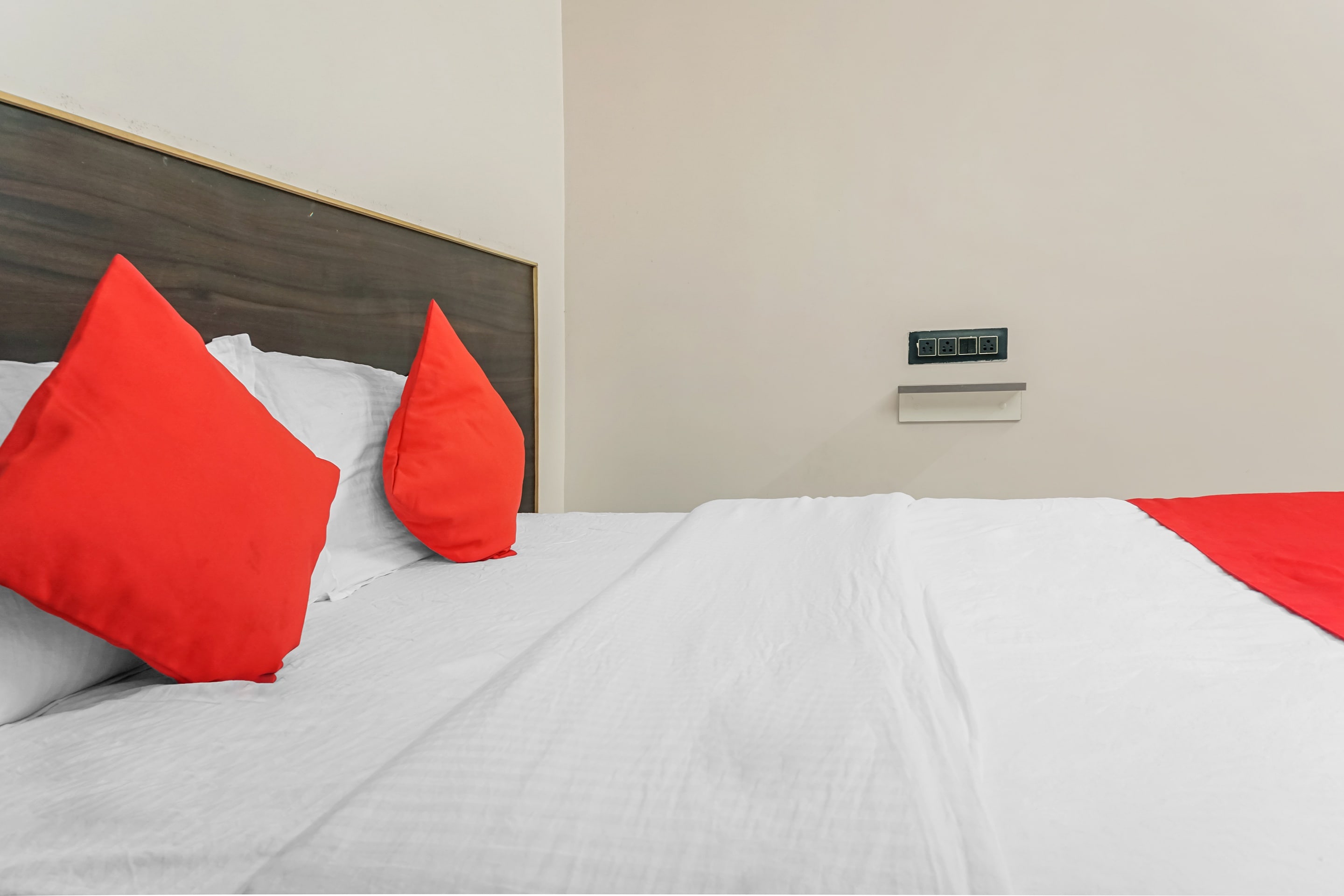 Hotel O Swagat Lodging - Tap to explore photos
