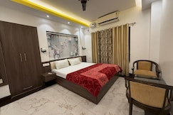 Yellow Leaf, Rishikesh