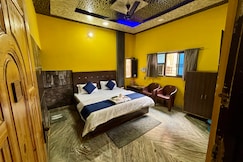 Amber Palace | Rooms & Dorms, Varanasi