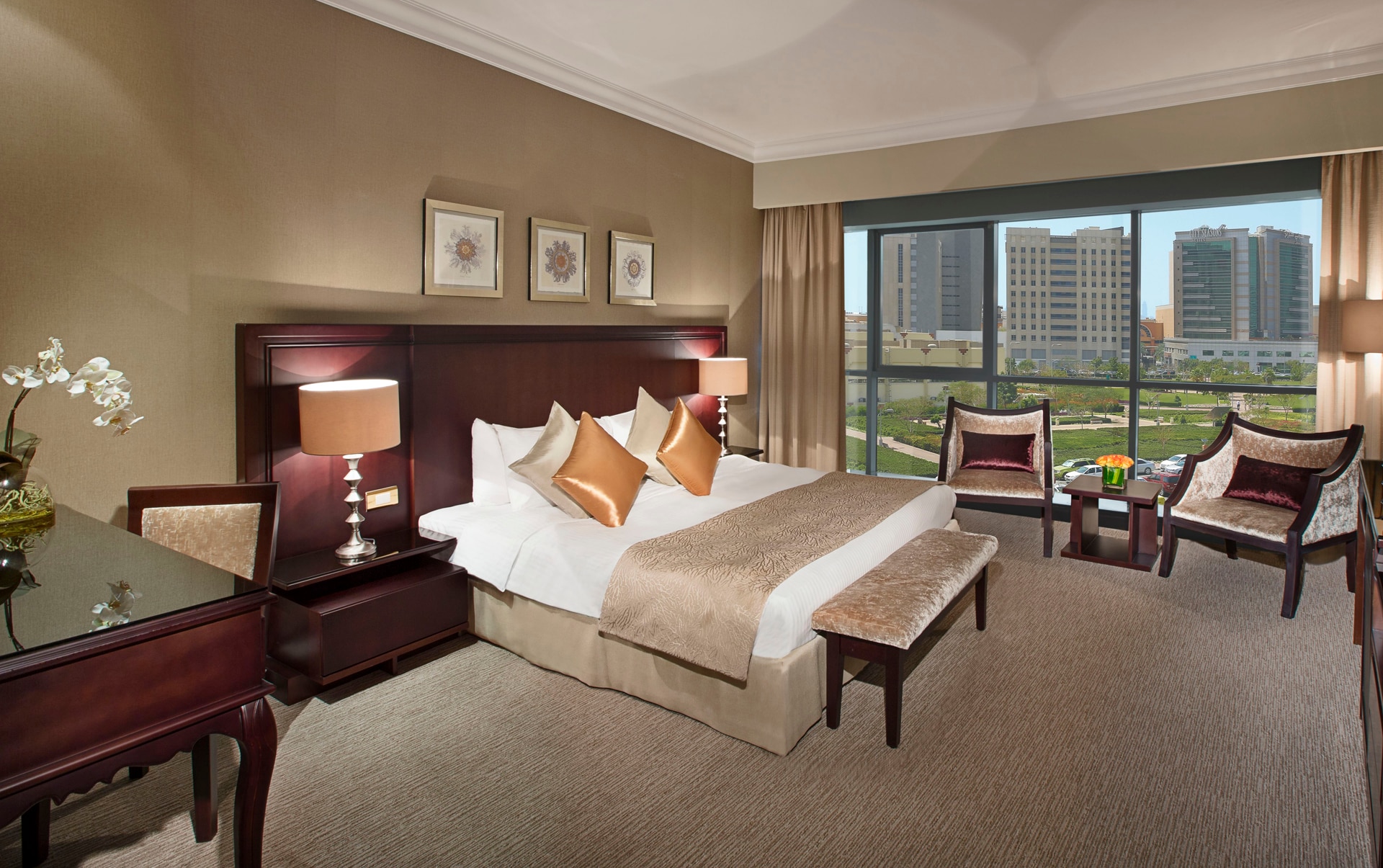 City Seasons Hotel Dubai Airport - Tap to explore photos