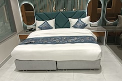 Newly Built Hotel Arjun - Just 5 mins from Rail and metro station, Delhi