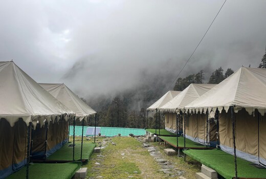 Homeaway Camps and cafe