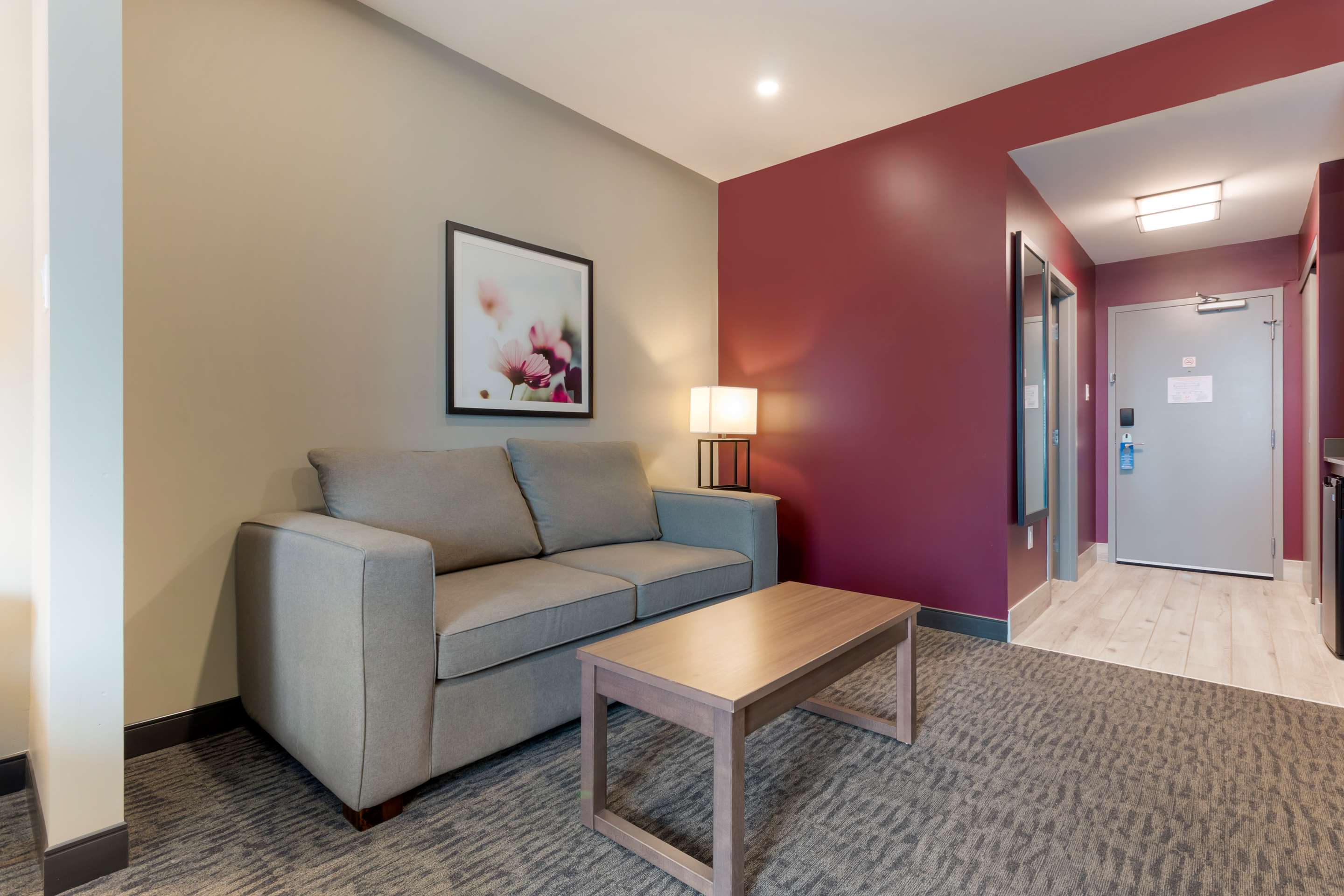 Best Western Plus Dauphin - Tap to explore photos