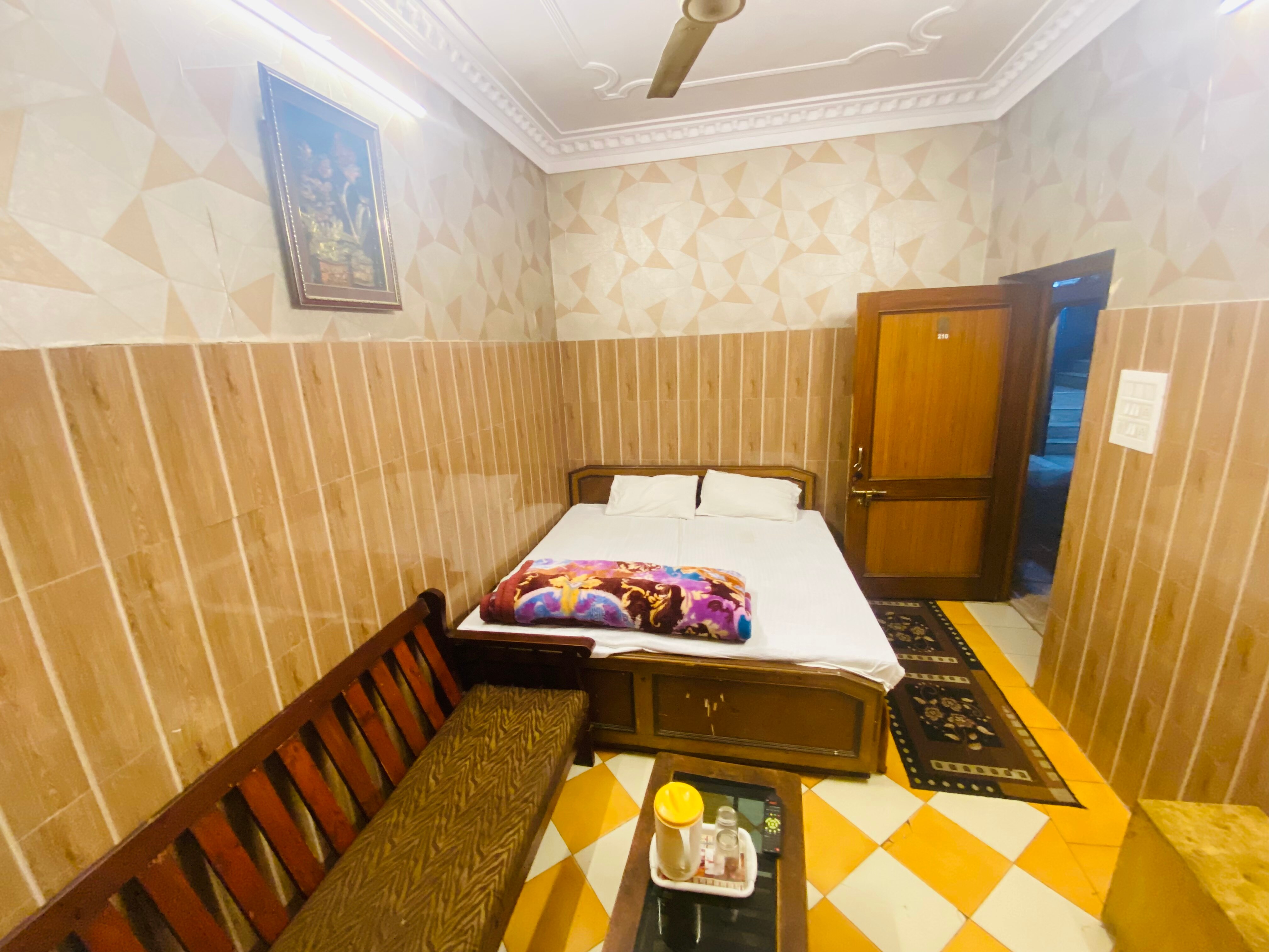 Hotel new lucknow - Tap to explore photos