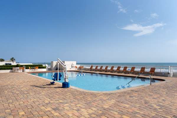 Best Western Plus Daytona Inn Seabreeze Oceanfront - Tap to explore photos