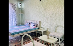 Queen Room with Balcony and Bathroom