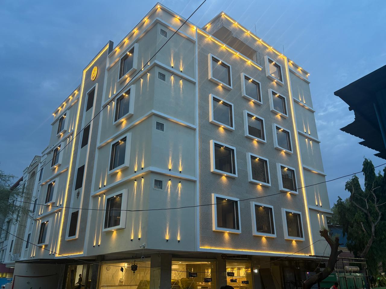 Carry Plus Hotel Indore - Tap to explore photos
