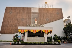 MARIGOLD-Newly Renovated Hotel., Deola