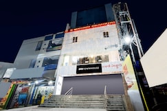 Super Townhouse De Alphabet Hotel - Gandimaissamma, Hyderabad