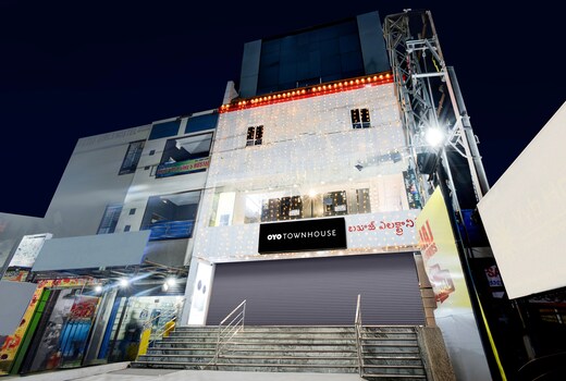 Super Townhouse De Alphabet Hotel - Gandimaissamma