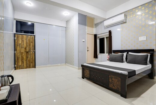 Super Hotel O Veduka Banquets & Luxury Rooms