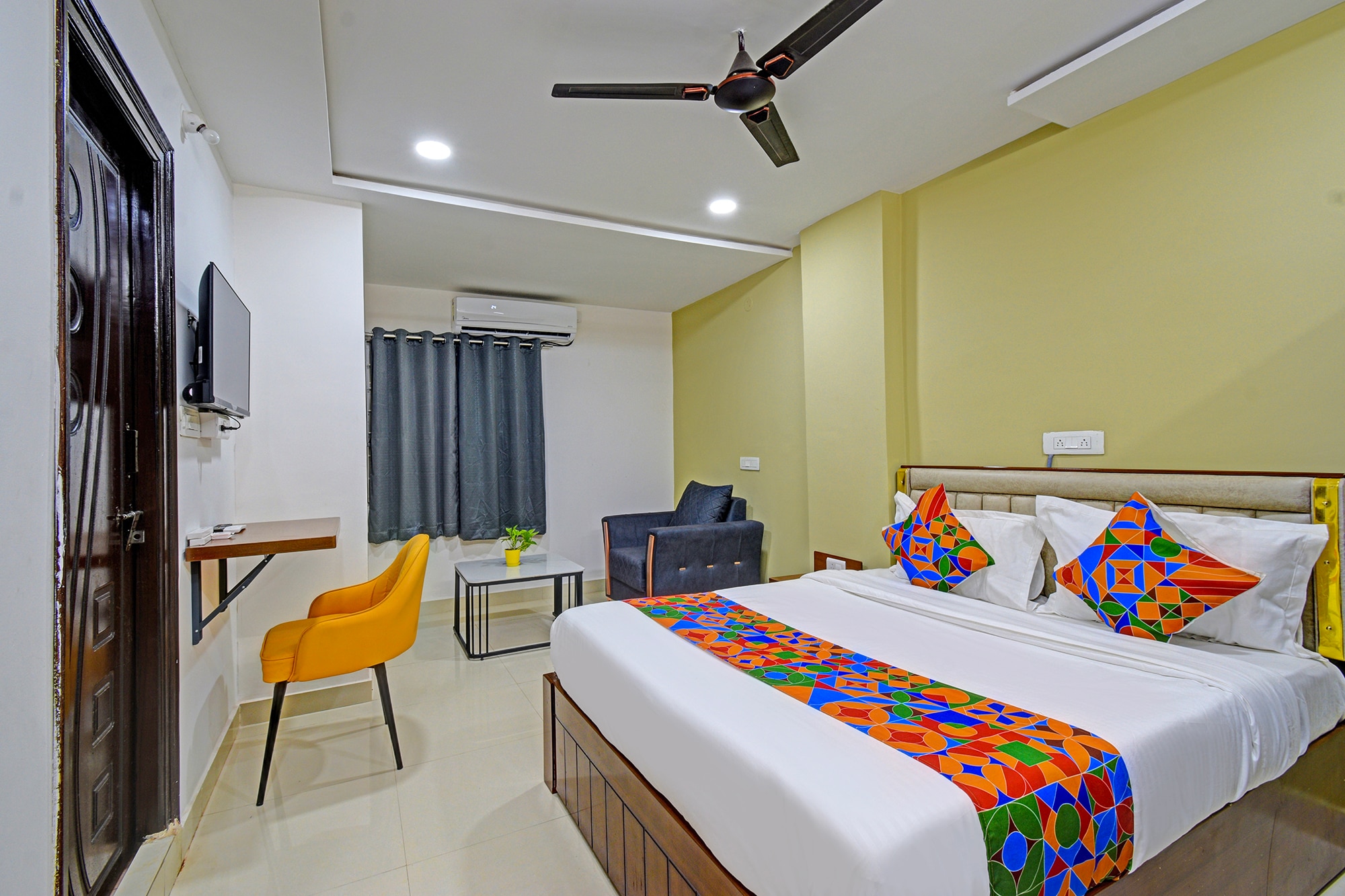FabHotel Dolce Vita Grand- Nr Yashoda Hospitals Hitech City - Tap to explore photos