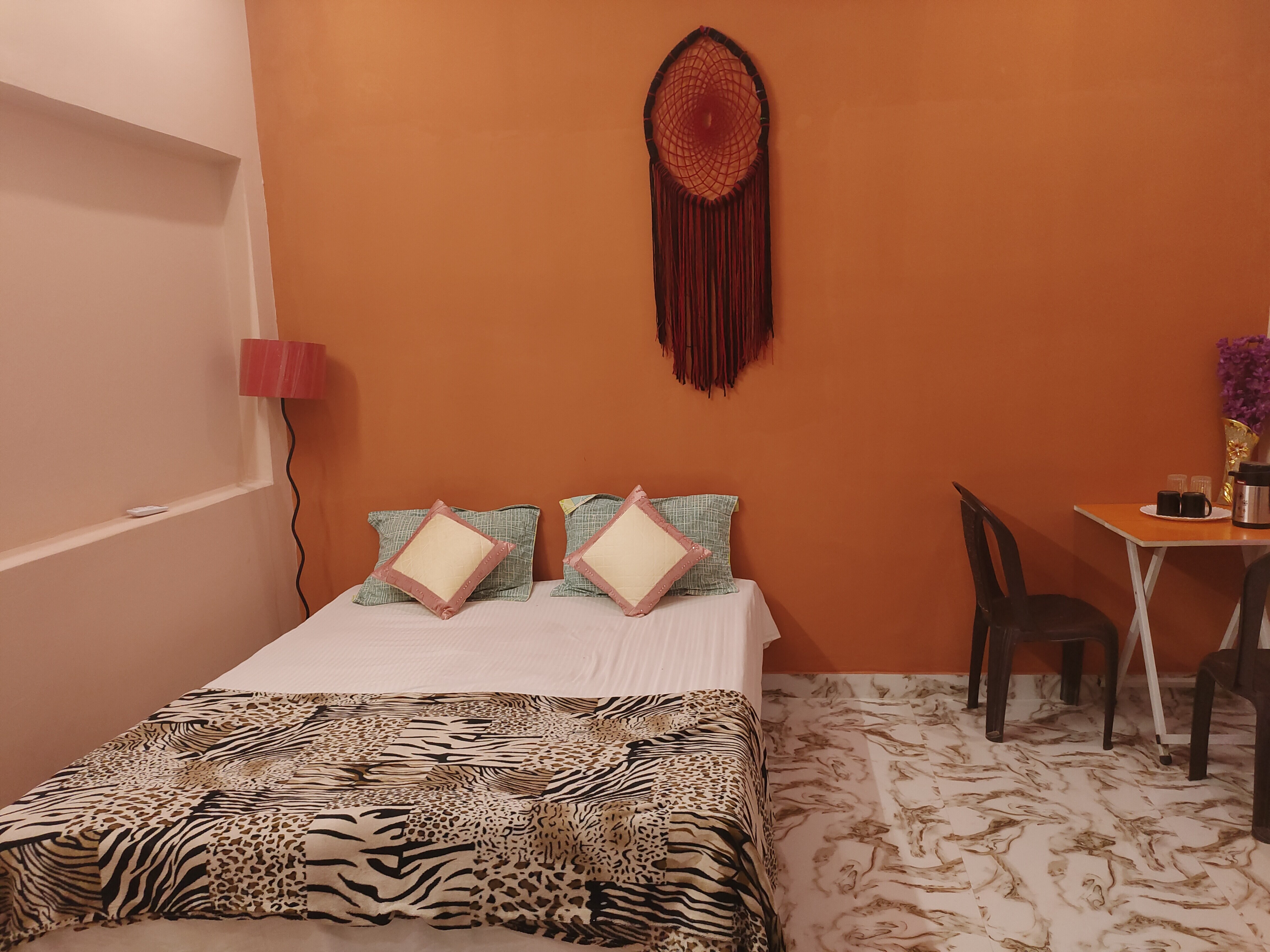 Humsafar Homestay - Tap to explore photos