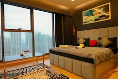Galaxy blu Sapphire - Black theme Luxurious Suite, Greater Noida