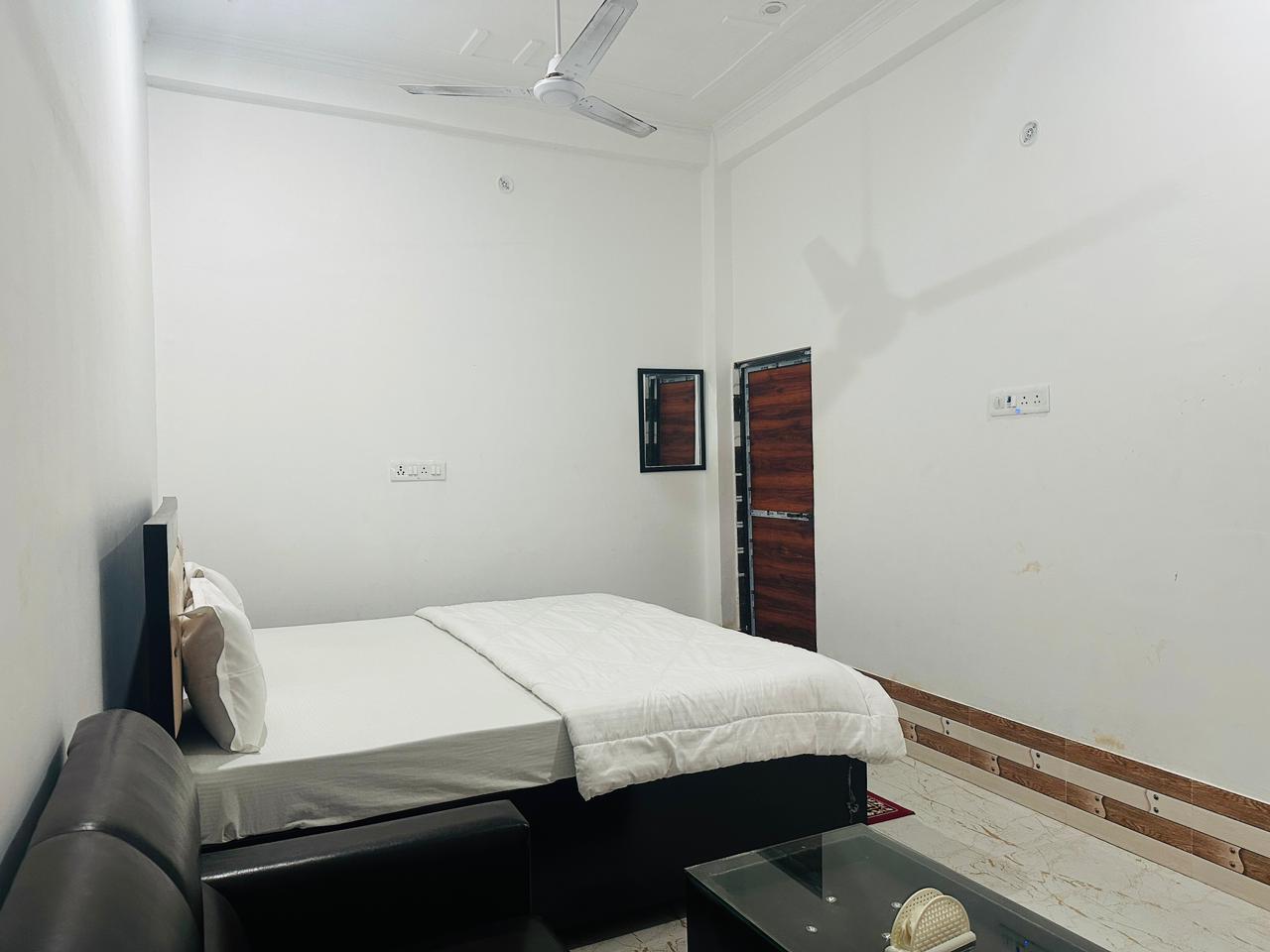 Sundaram Guest House - Tap to explore photos